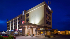  Best Western Voyageur Place Hotel  Ньюмаркет